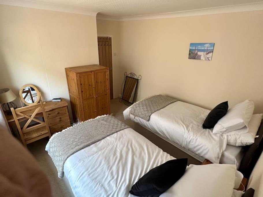 Offa'S Lodge Family Home Quiet Area With Sea Views Prestatyn Eksteriør billede