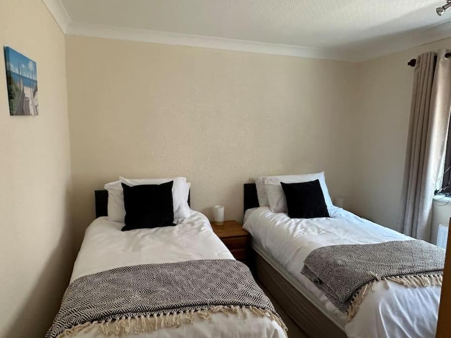 Offa'S Lodge Family Home Quiet Area With Sea Views Prestatyn Eksteriør billede