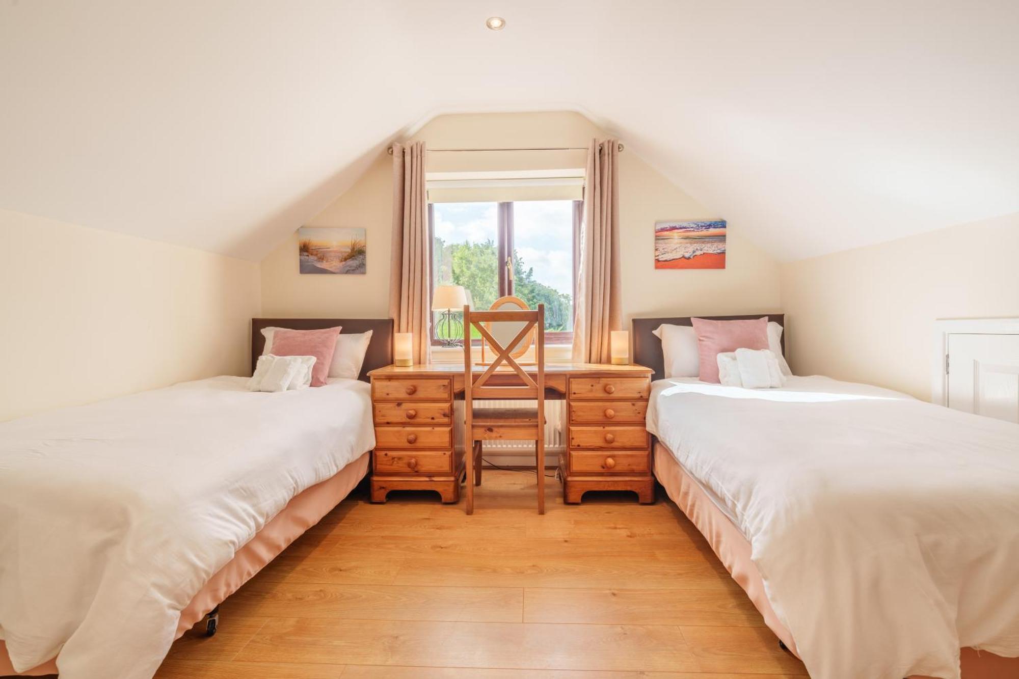 Offa'S Lodge Family Home Quiet Area With Sea Views Prestatyn Eksteriør billede