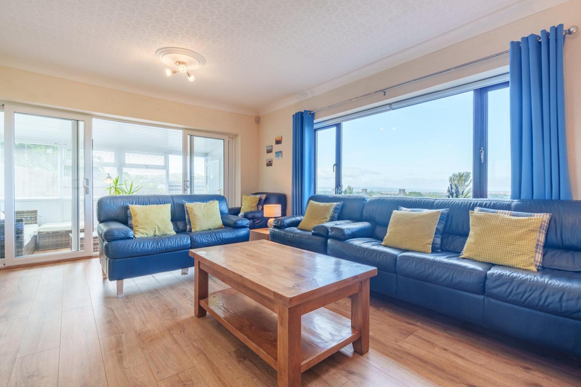 Offa'S Lodge Family Home Quiet Area With Sea Views Prestatyn Eksteriør billede