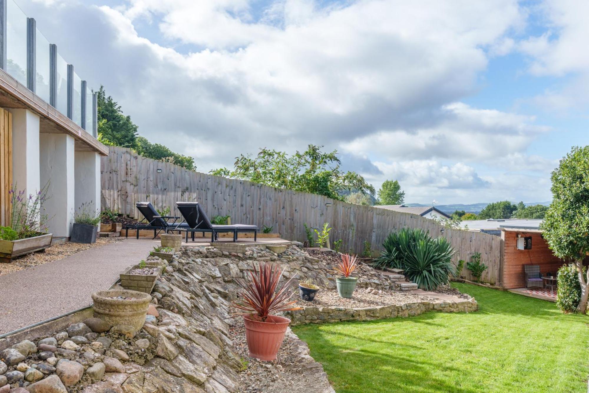 Offa'S Lodge Family Home Quiet Area With Sea Views Prestatyn Eksteriør billede